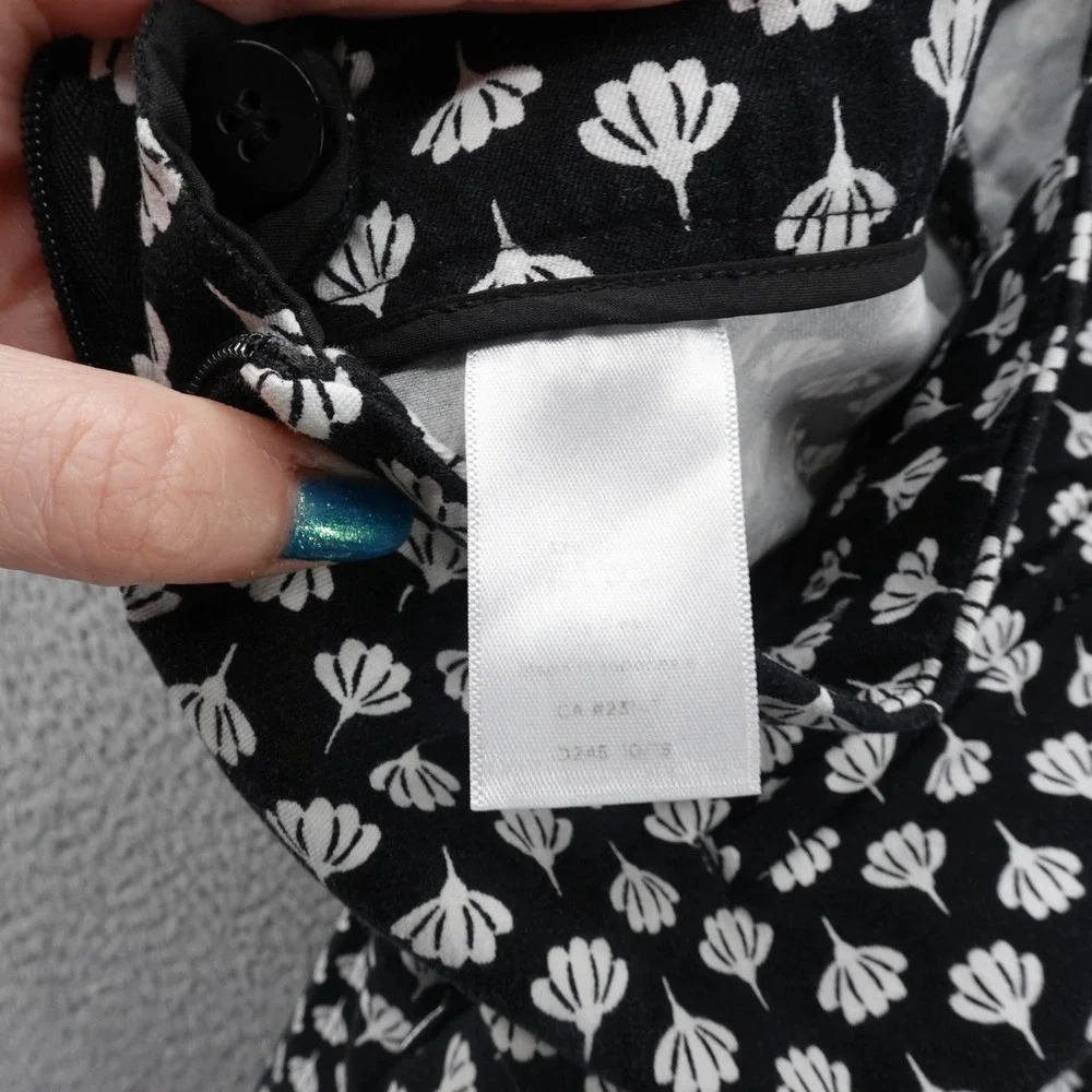Talbots Floral Print Pants Black White 10P‎ Womens Stretch Cropped Trousers - Picture 14 of 16